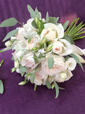 Букет невесты из пионовидной розы