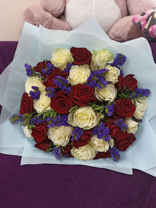 Роза и статица
